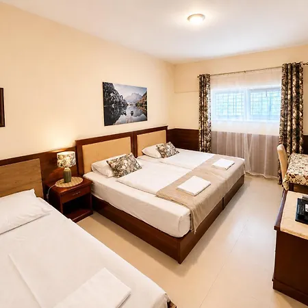 Hotel Raki 3*
