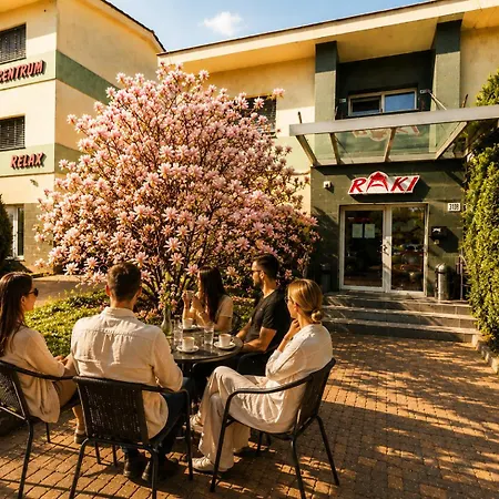 Hotel Raki 3*